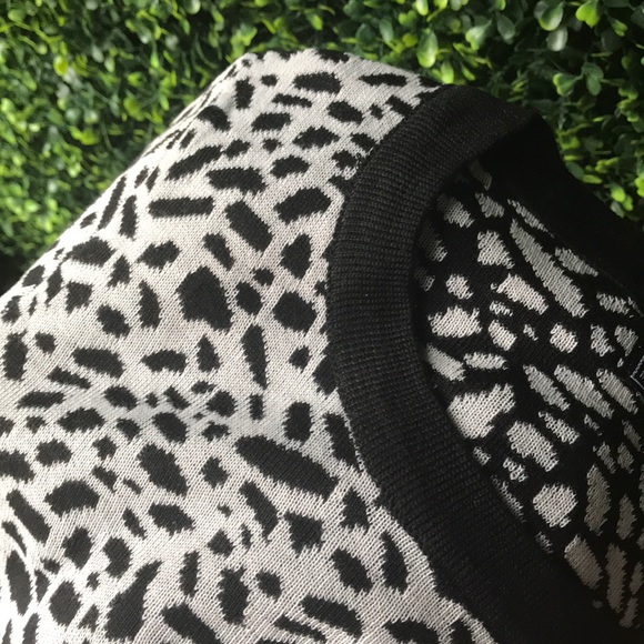 Leopard Print Sweater Pullover Black and White - Picture 6 of 6